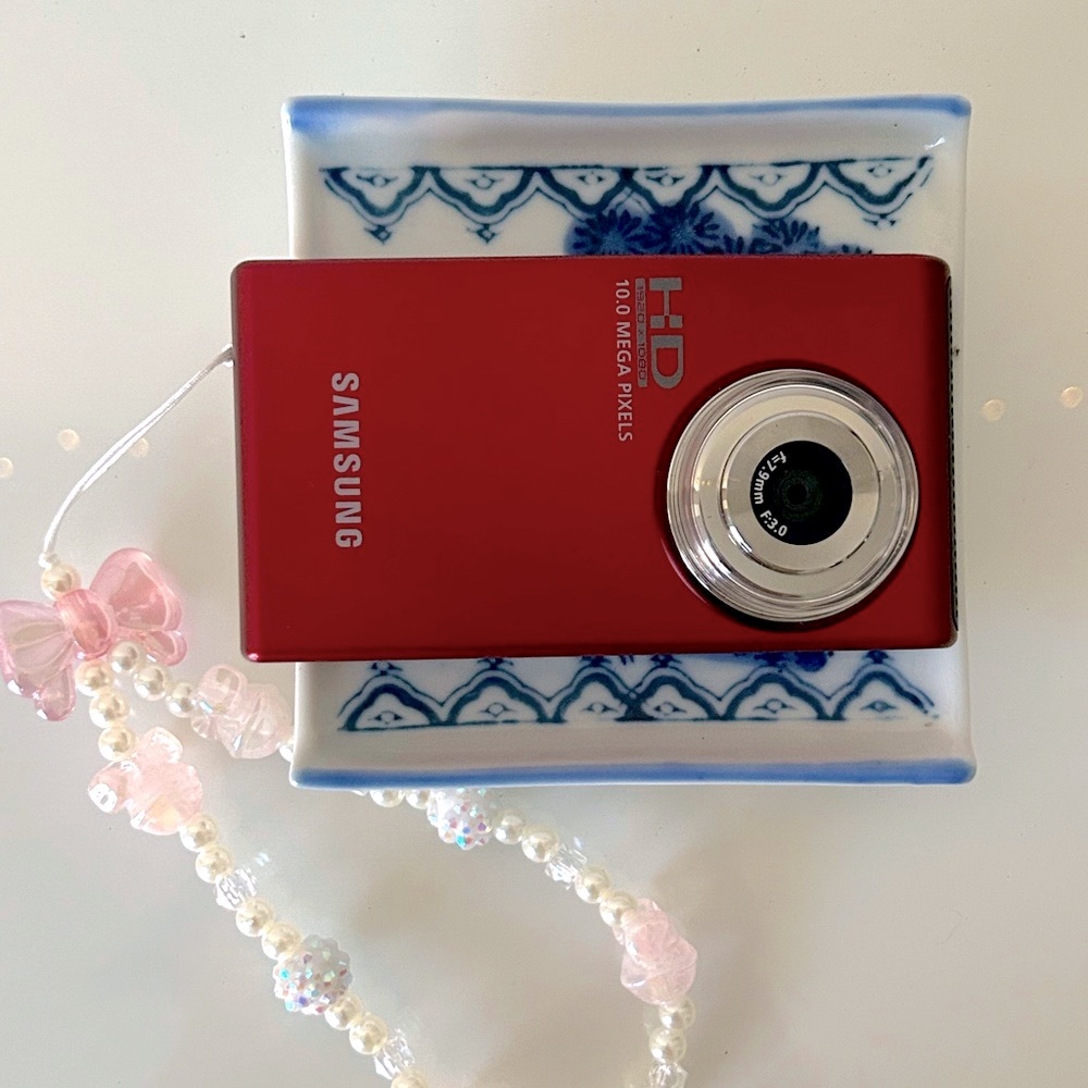 Samsung red camcorder